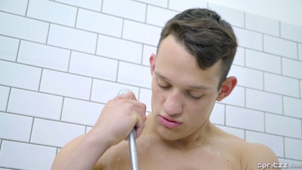 douche naturiste gay